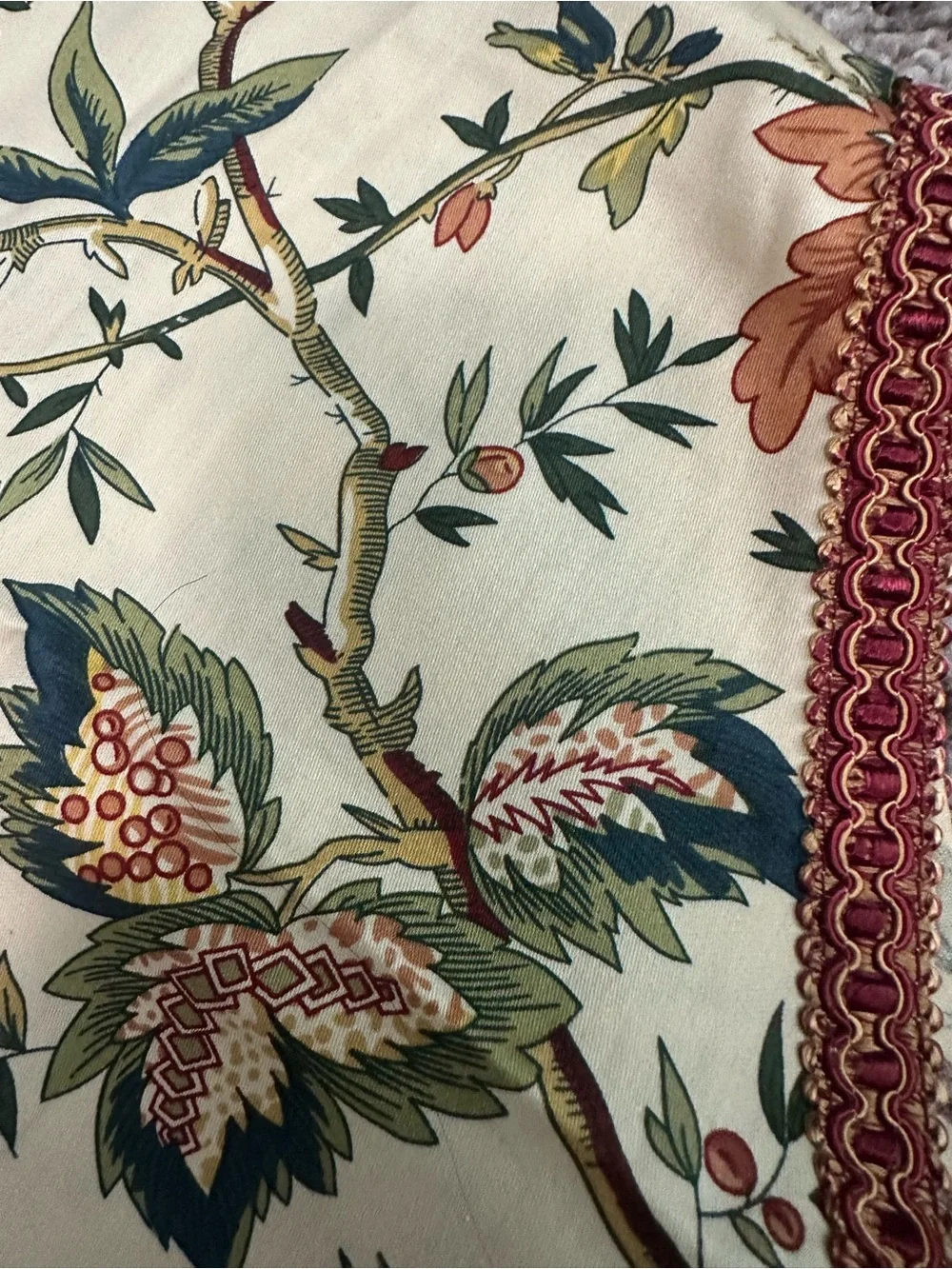Waverly Floral Scalloped Valance in Cream, Red, Green